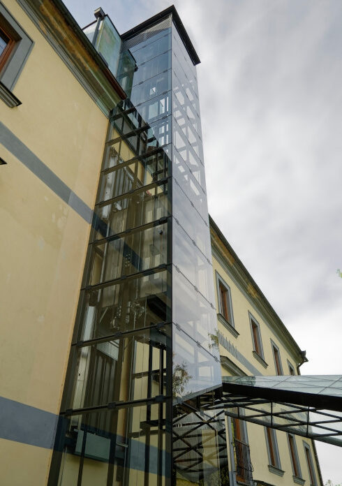 Hotel Maxmilian venkovní výtah